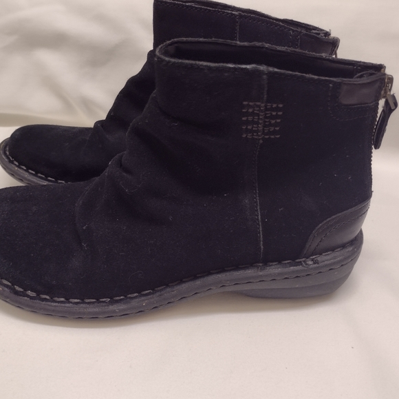 Clarks boot Size 6 - Picture 3 of 8